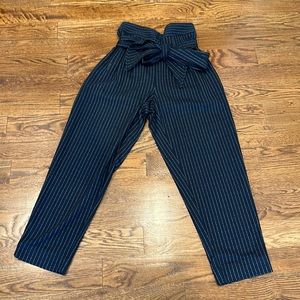 Anthropologie paperbag pant with tie waist. Never worn!!! Side zip.